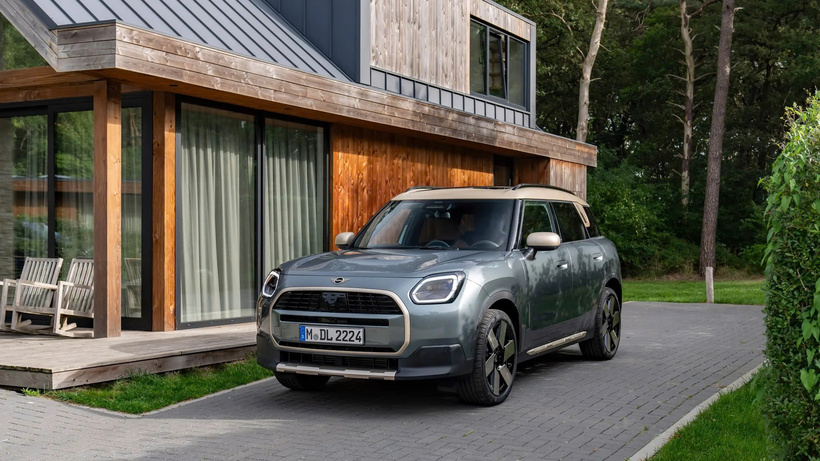 MINI Countryman thế hệ mới ưu đãi hơn 260 triệu đồng.