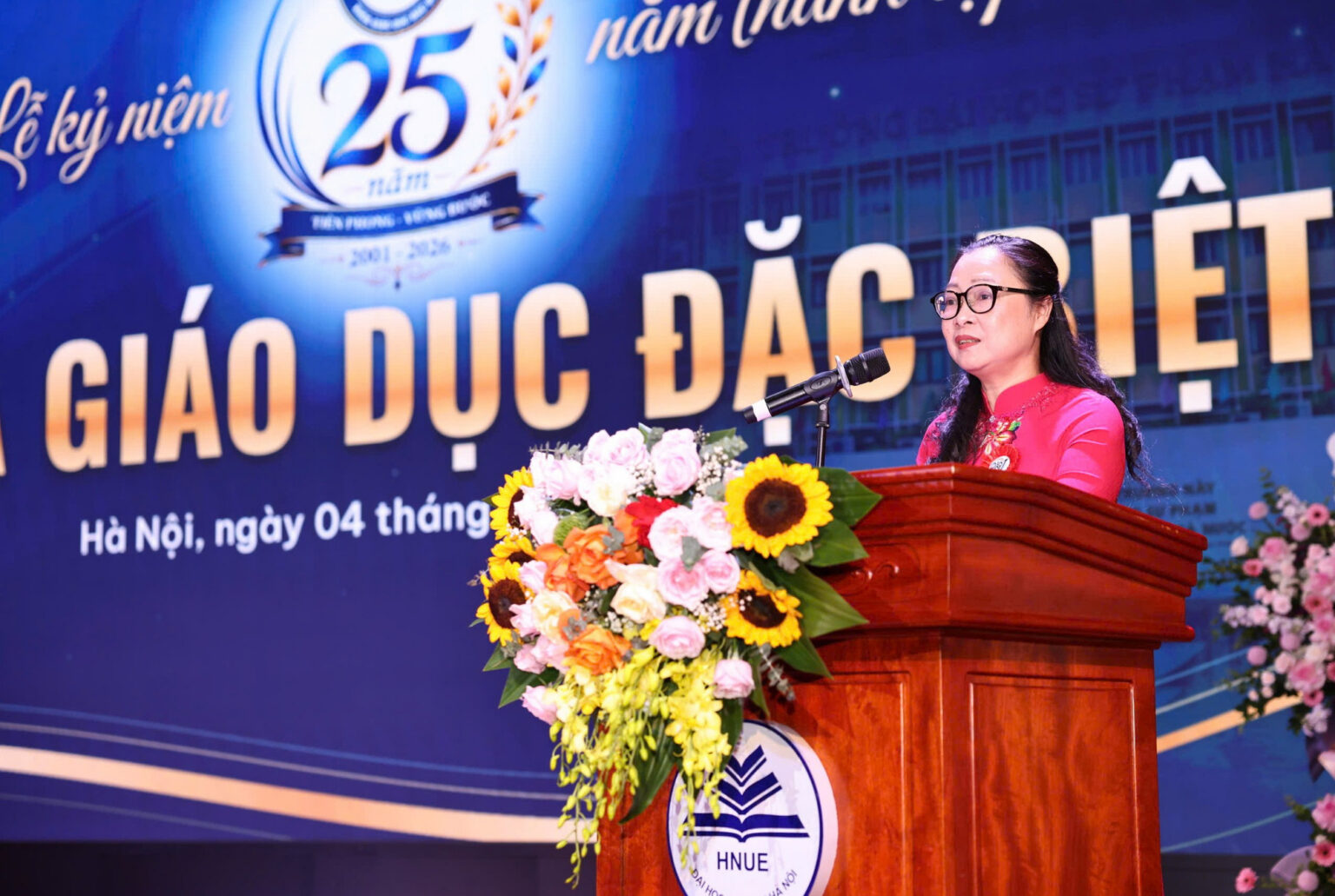 Thứ trưởng Bộ GD&ĐT Nguyễn Thị Quyên Thanh phát biểu tại buổi lễ. giaoducdacbietjpg5.jpg