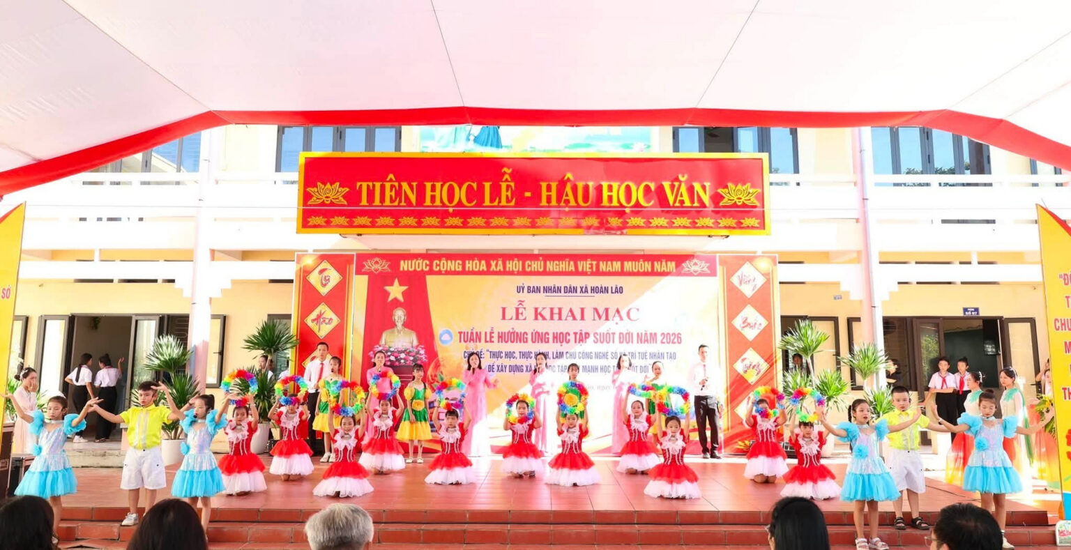 Chương trình văn nghệ chào mừng lễ khai mạc Tuần lễ hưởng ứng học tập suốt đời tại xã Hoàn Lão. lh.jpg